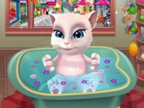 Играть на Talking Angela Bathing