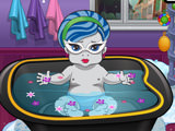 Play on Baby Monster Bathing